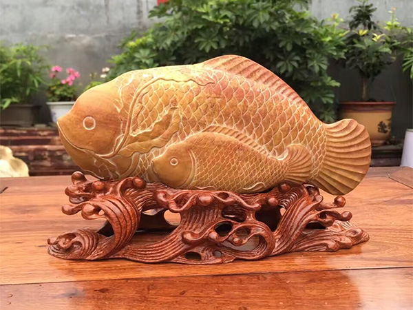 透雕座