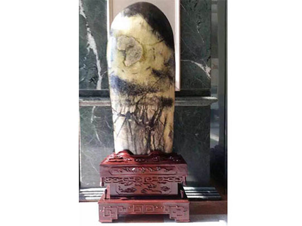 须弥座奇石底座