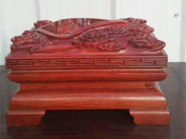 虚拟座（奇石红木底座）