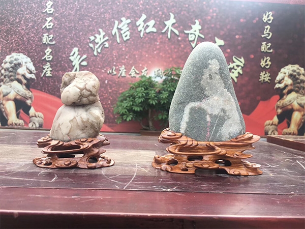 透雕座