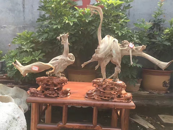 透雕座
