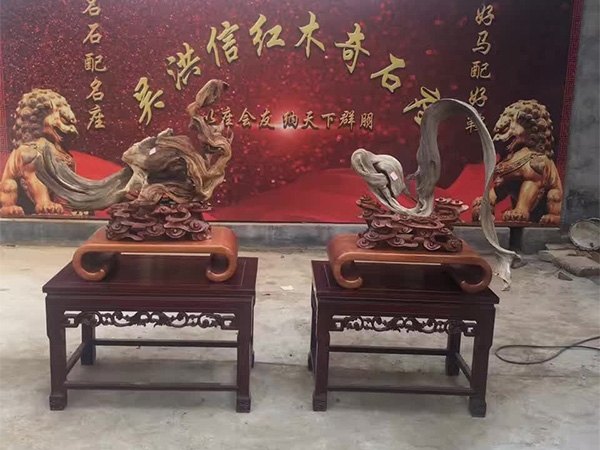 透雕座