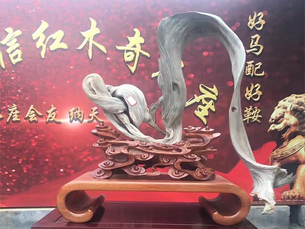 透雕座