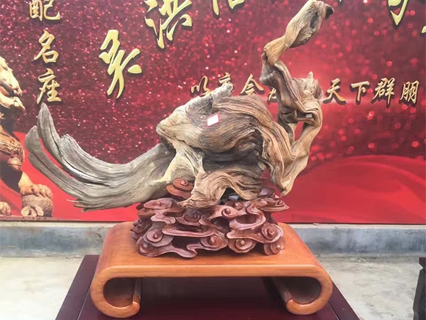 透雕座